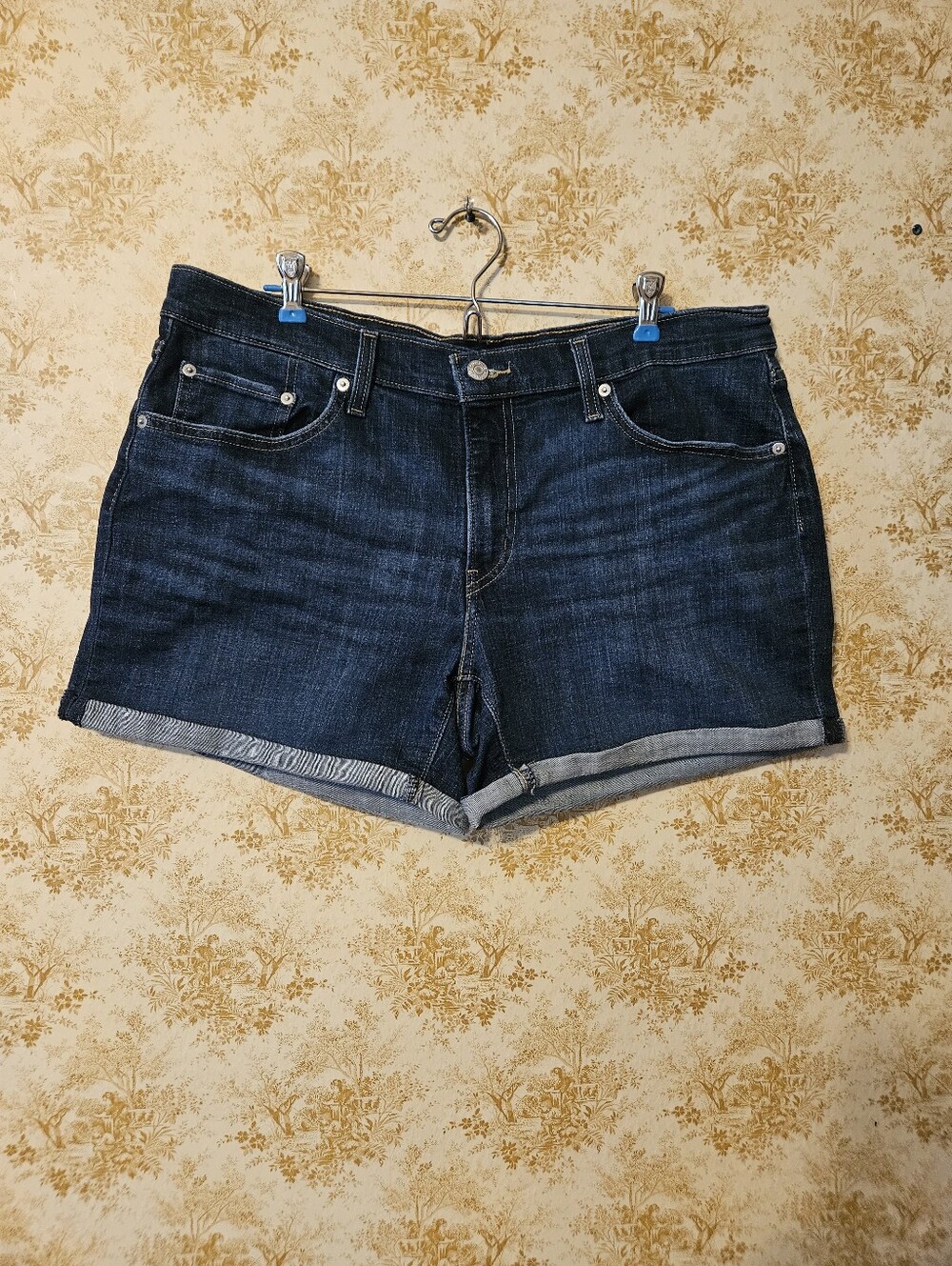 Levi's 33 " Mid Length Denim Shorts